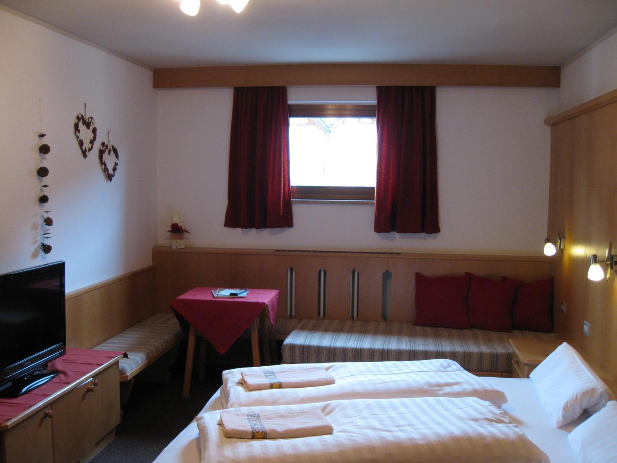 Garni Apparthotel St Valentin San Valentino alla Muta Luaran gambar